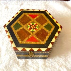 Vtg hexagon marquetry
jewelry music box lacquered mosaic
wood inlay Spain.